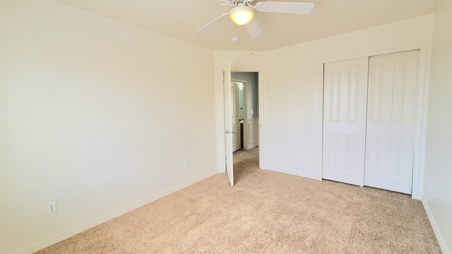 Building Photo - 483 E Apple Blossom Dr