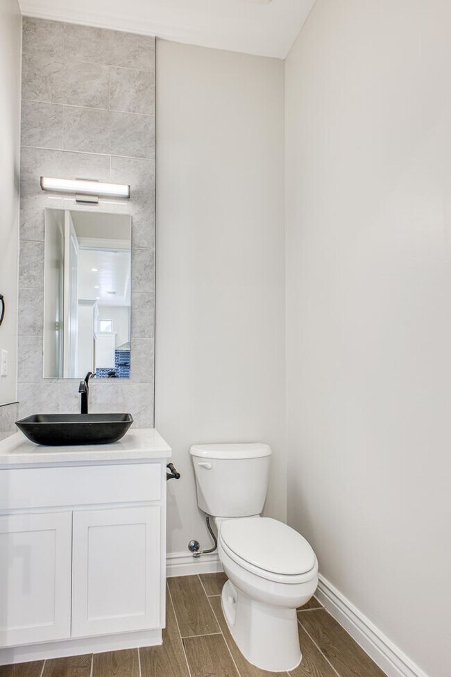 Building Photo - Beautiful East side House 4 bed-2.5 baths, part of The Overlook Casa Club that includes Swimming ...