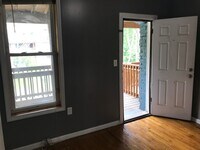 Building Photo - Comfy 2/3 Bedroom apartments