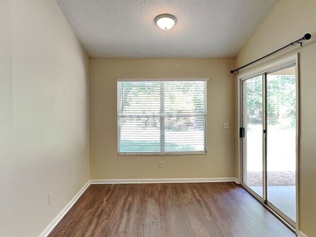 Building Photo - 1052 Deer Chase Drive