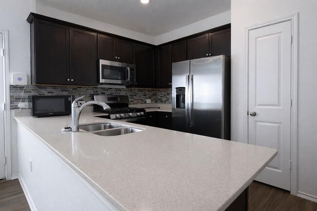 Building Photo - 14301 Sandrock Bnd