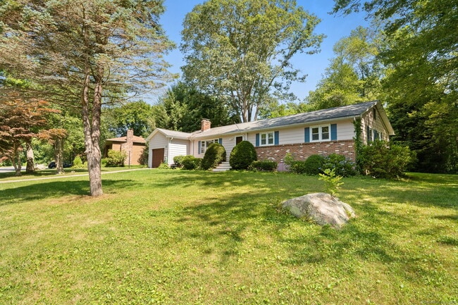 Building Photo - 31 Raven Wood Rd
