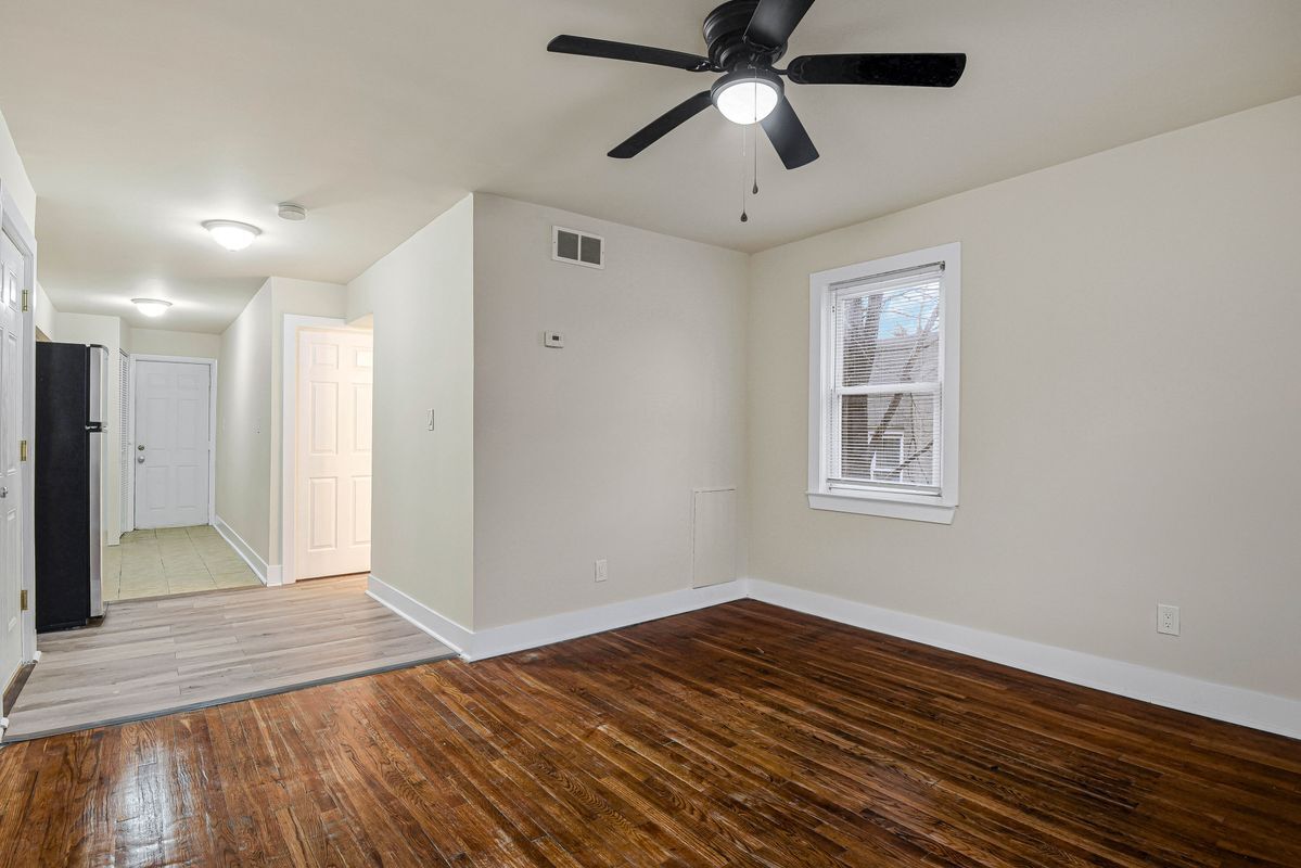 Building Photo - 3427 B St SE