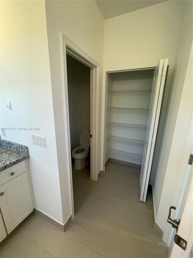 Building Photo - 9019 Kingsmoor Wy