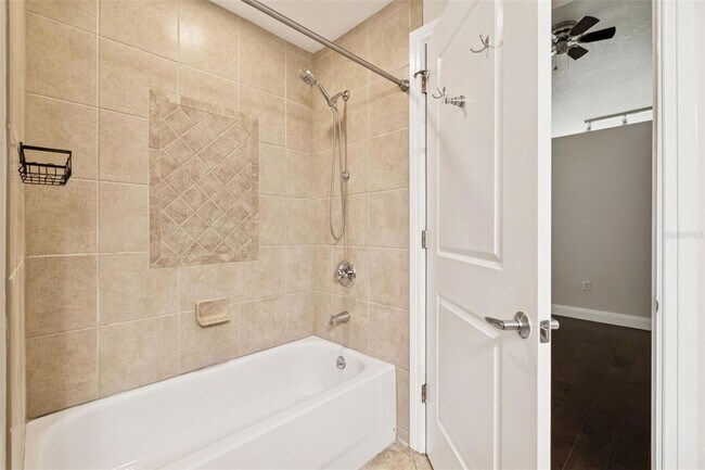 Building Photo - 101 S Eola Dr