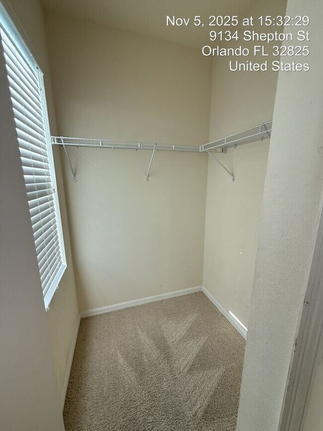 Building Photo - Beautiful Spacious 3 bed 2.5 bath Home in ...