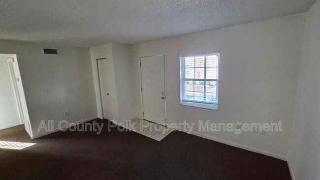 Building Photo - 915 Ariana St