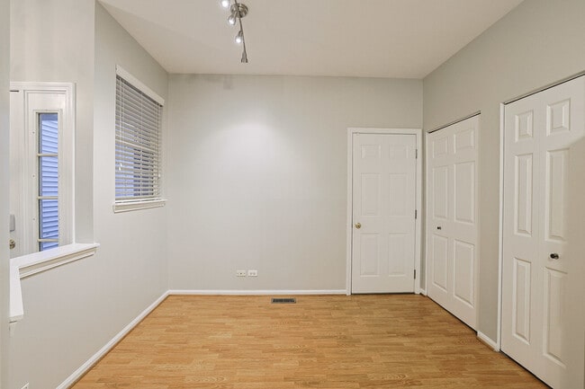 Building Photo - 145 Farmgate Dr