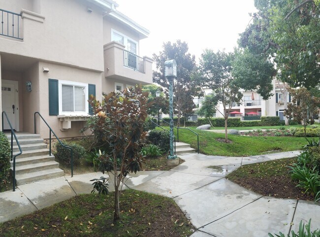 Building Photo - Bright and Airy 2-Bedroom, 2-Bathroom Condo