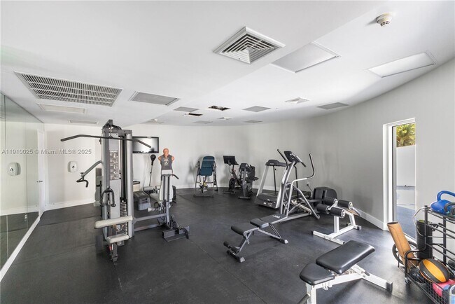 Building Photo - 5970 Indian Creek Dr