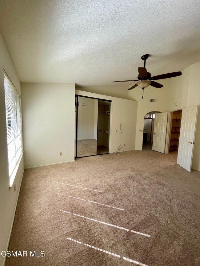 Building Photo - 270 Country Club Dr