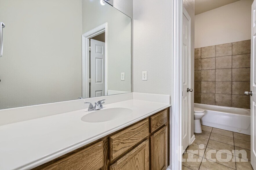 Building Photo - 2615 Hardwood Trail