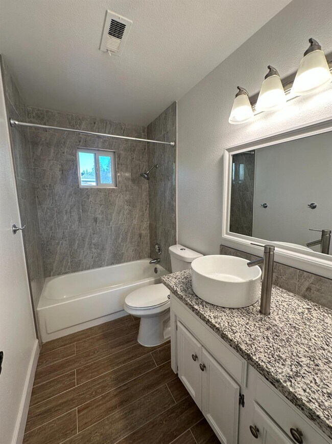 Building Photo - 10042 N Grouse Run