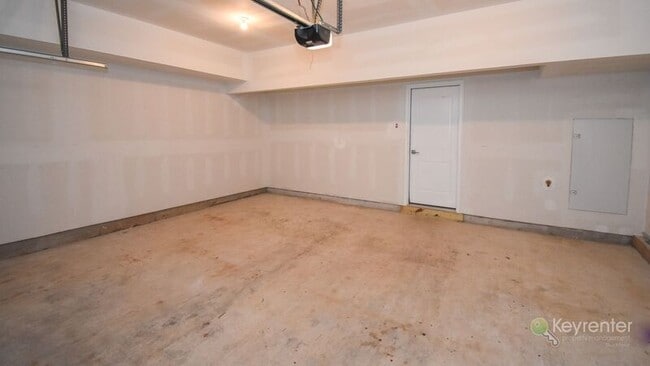 Building Photo - 32 Jessop Ln