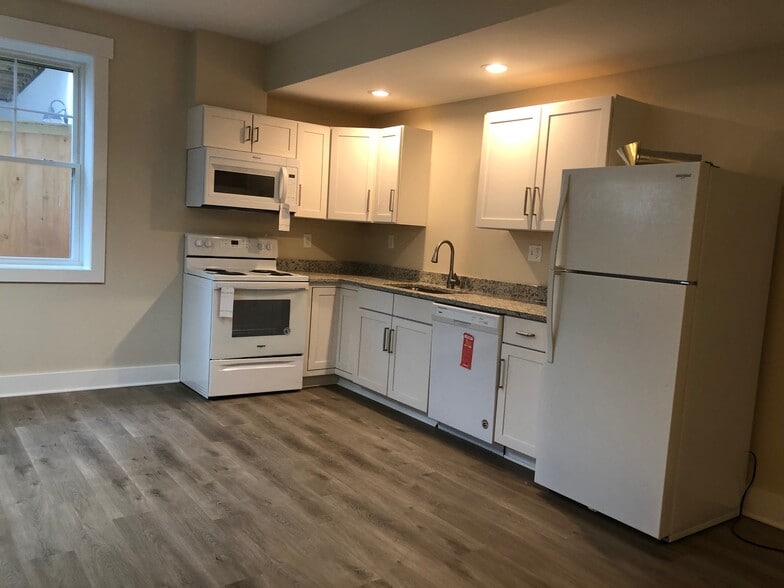 Building Photo - 345 Miles Aly