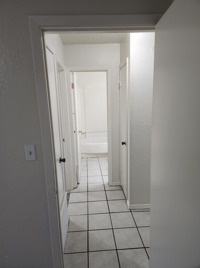 Building Photo - 3804 Rocky Hollow Trl