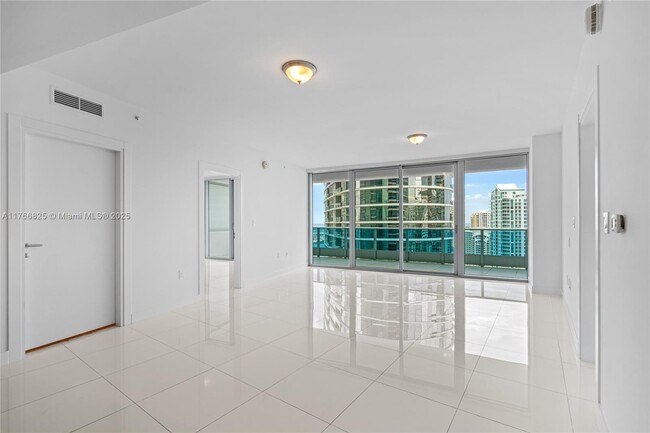 Building Photo - 200 Biscayne Blvd Way