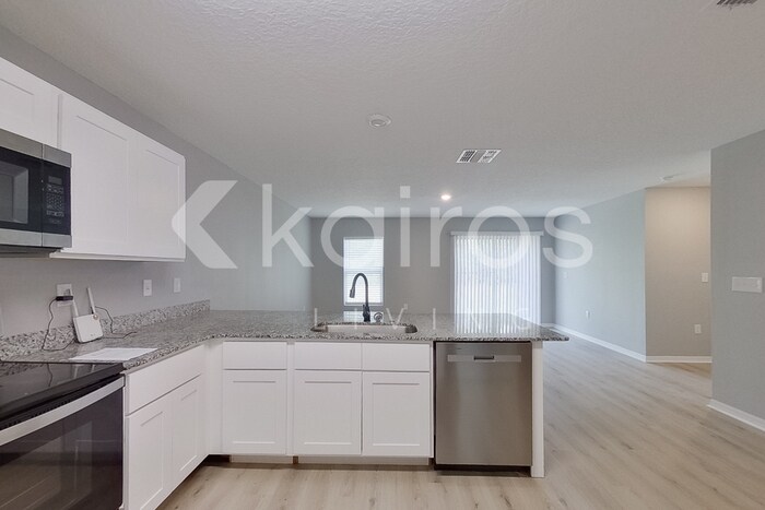 Building Photo - 8833 N Vienna Dr