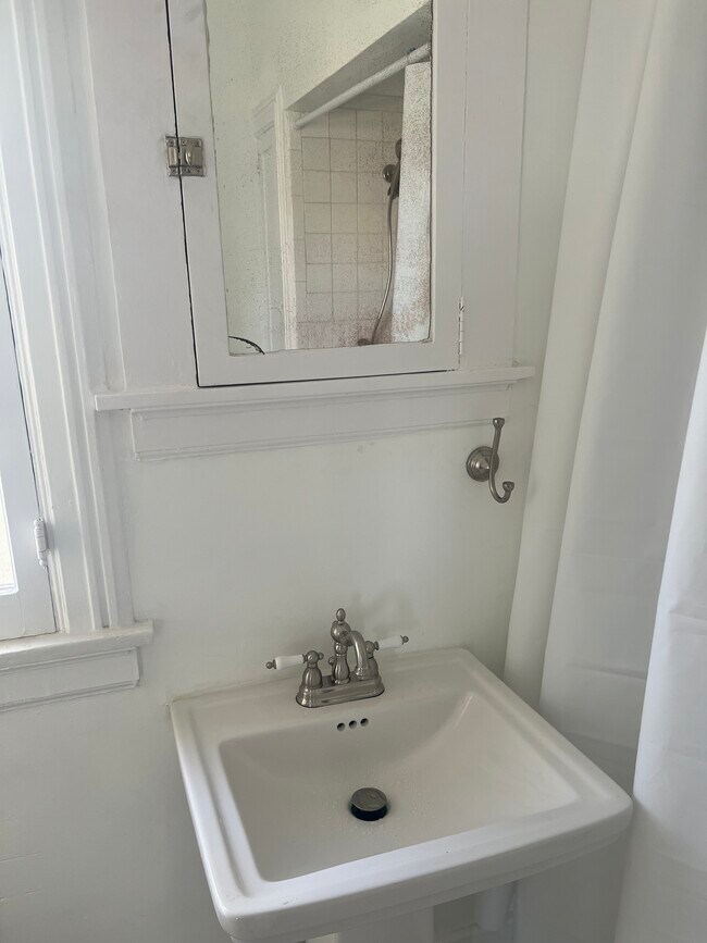 Building Photo - 4429 Victoria Park Dr