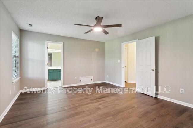 Building Photo - 1628 Willow Cv