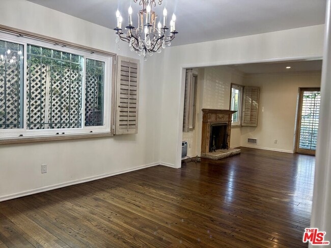 Building Photo - 333 N Detroit St