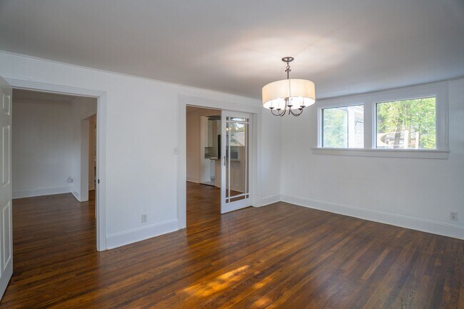 Building Photo - Updated Heights Home with 3 Bedrooms