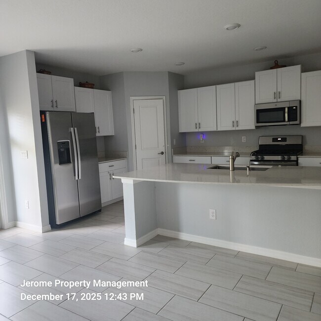 Building Photo - 2546 Leonia Ln