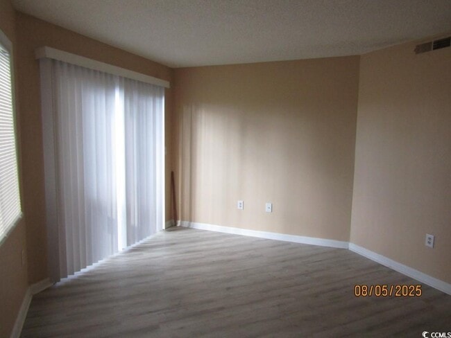Building Photo - 4222 Pinehurst Cir