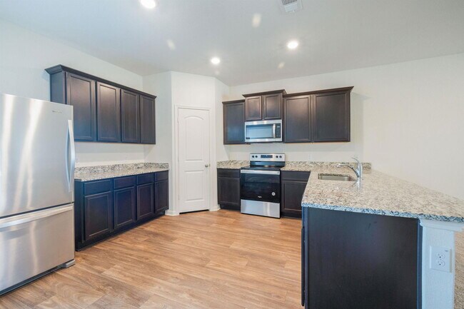 Building Photo - 18513 Quiet Range Dr