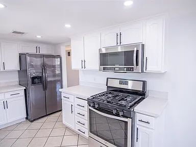 Building Photo - "Updated 3-Bedroom, 2-Bath SOLAR Home in Yuma"