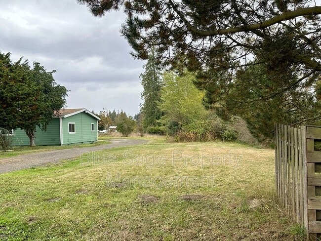 Building Photo - 110 Green Briar Ln