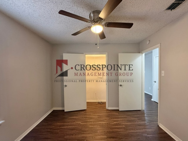 Building Photo - Almost Ready! 2 Bedroom, 1 Bathroom Duplex!