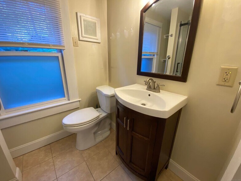 Building Photo - 110 Great Hill Pond Rd