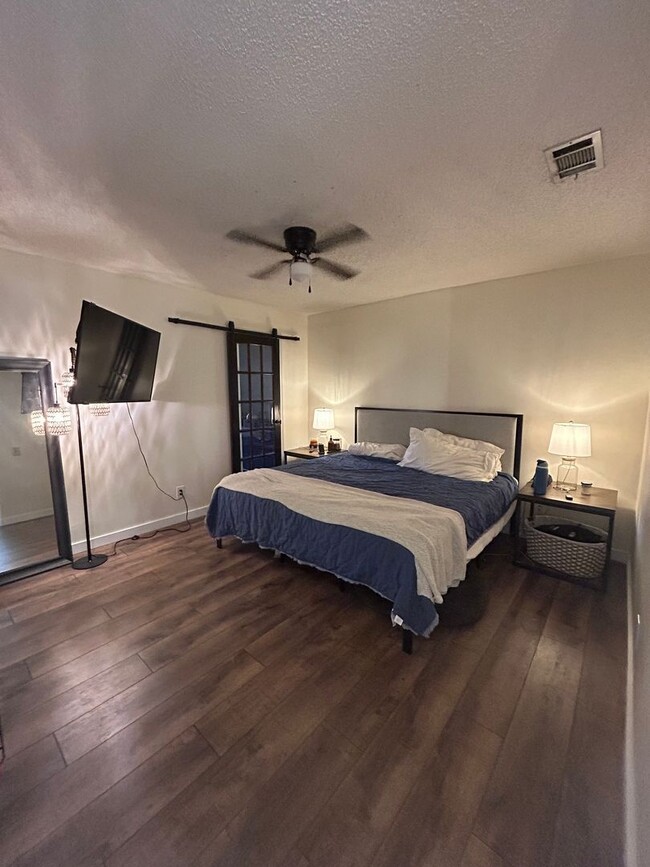 Building Photo - 4 bedroom 2 bathroom home in Hunters Chase...