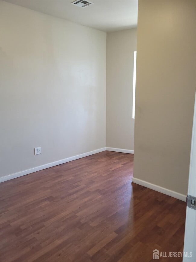 Building Photo - 816 Amboy Ave