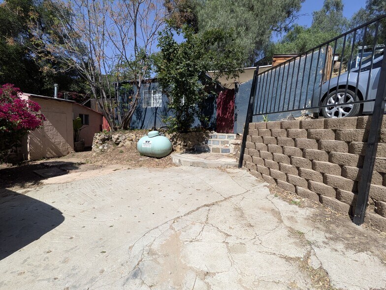 Building Photo - 9401 Notre Dame Ave