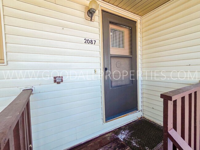 Building Photo - Great Deal on this Two bedroom townhome in Ankeny!!!