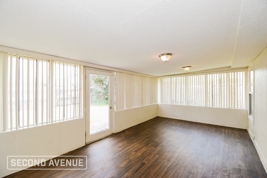 Building Photo - 7610 Bronson Ln