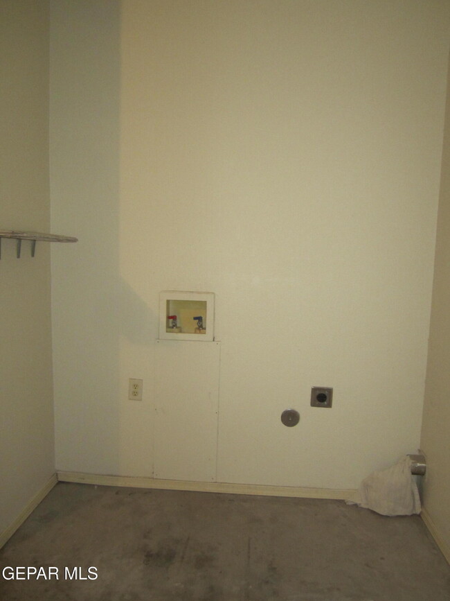 Building Photo - 12521 Tierra Serena Dr