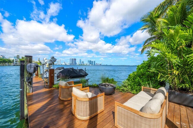 Building Photo - 244 W San Marino Dr