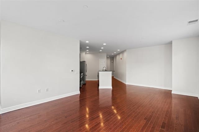 Building Photo - 7400 River Rd