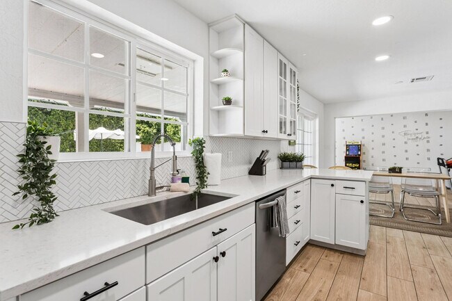 Building Photo - 7616 E 3rd St