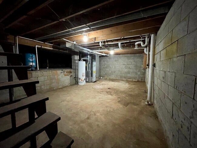 Building Photo - 7350 Beech Ave