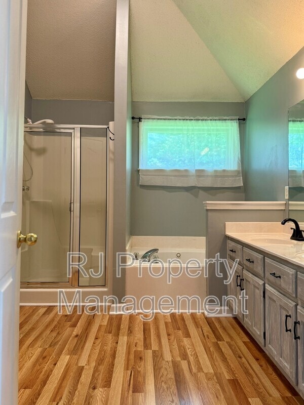 Building Photo - 6095 E Everett Hill Cir