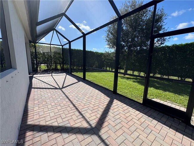 Building Photo - 5037 Arancia Ln