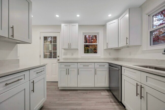 Building Photo - 752 Toll Rd