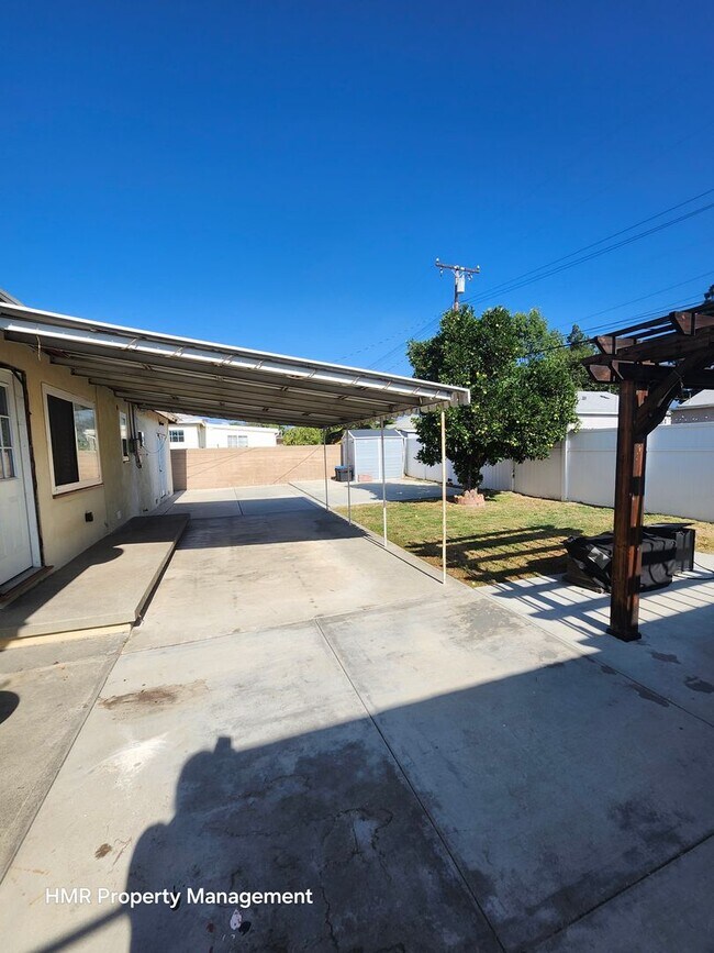 Building Photo - Newly Remodeled Home in Pomona