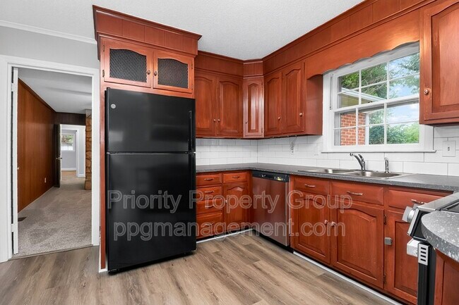 Building Photo - 3916 Piney Grove Rd