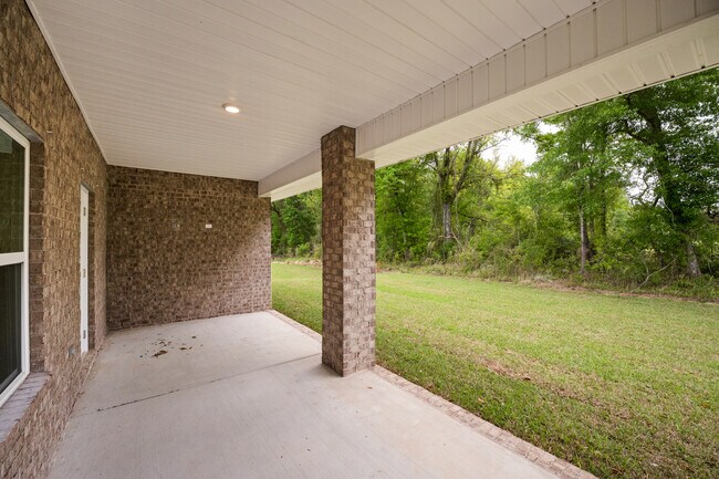 Building Photo - 21073 Teluga Ave