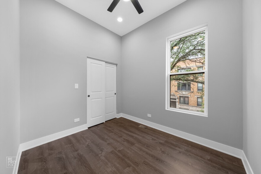 Building Photo - 700 S Loomis St